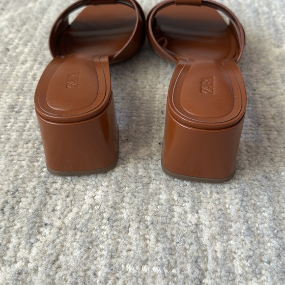COPY - Zara block heel sandal. Size 38 - Picture 3 of 6